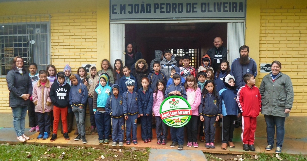 Alunos de escola municipal participam de oficina promovida pela Epagri de Três Barras
