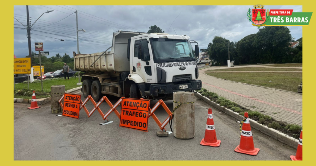 Buraco em cabeceira de ponte motiva a interdição de trecho da Avenida Rigesa em Três Barras