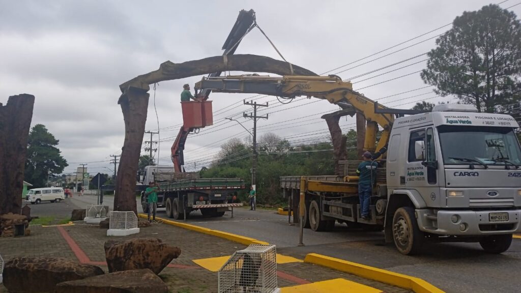 PORTAL DE ACESSO AO MUNICÍPIO DE TRÊS BARRAS É SUBSTITUÍDO NESTA QUINTA-FEIRA, 07 DE MARÇO
