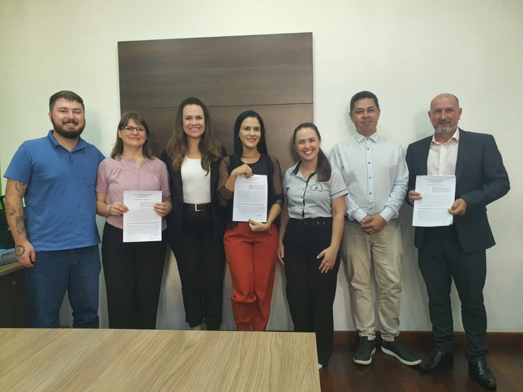 Prefeita Ana Claudia Quege assina Termo de Fomento com Entidades contempladas com Recursos do FIA