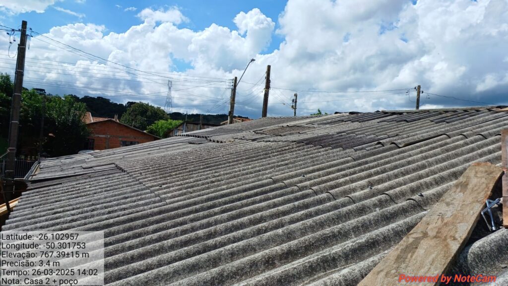 Chuvas e ventos causam estragos em pelo menos três residências no Bairro Bom Jesus, em Três Barras
