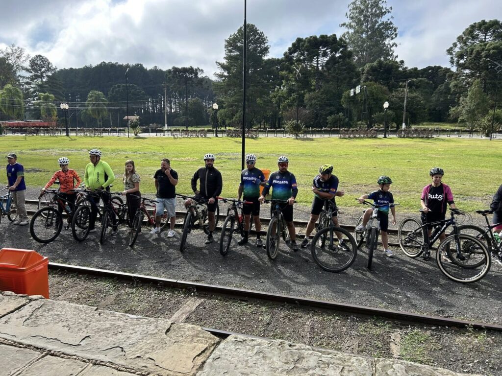 Esporte e Lazer: Passeio Ciclístico e Torneios Agitam o Centro de Três Barras Esporte e Lazer: Passeio Ciclístico e Torneios Agitam o Centro de Três Barras
