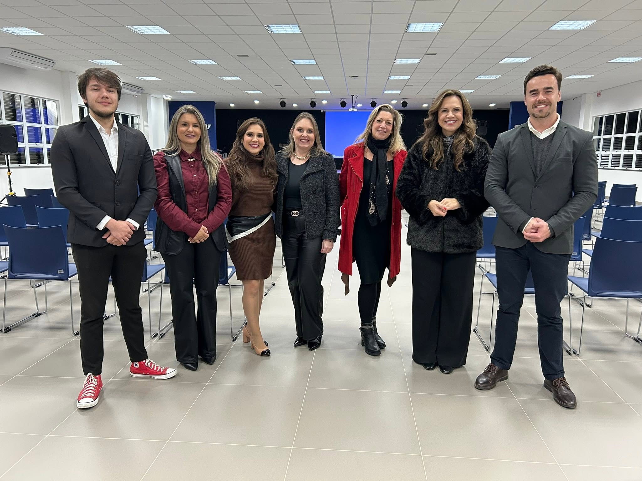 Três Barras realiza a entrega de 36 certificados de REURB durante solenidade Três Barras realiza a entrega de 36 certificados de REURB durante solenidade