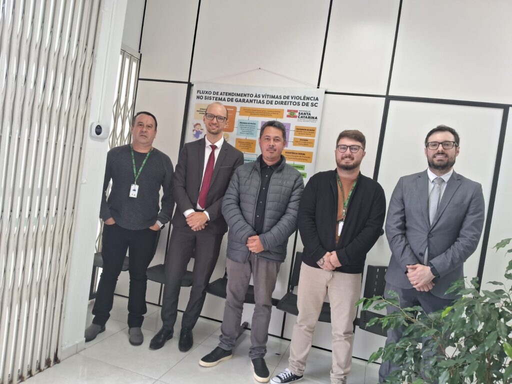 CREAS de Três Barras recebe visita da Promotoria de Justiça CREAS de Três Barras recebe visita da Promotoria de Justiça