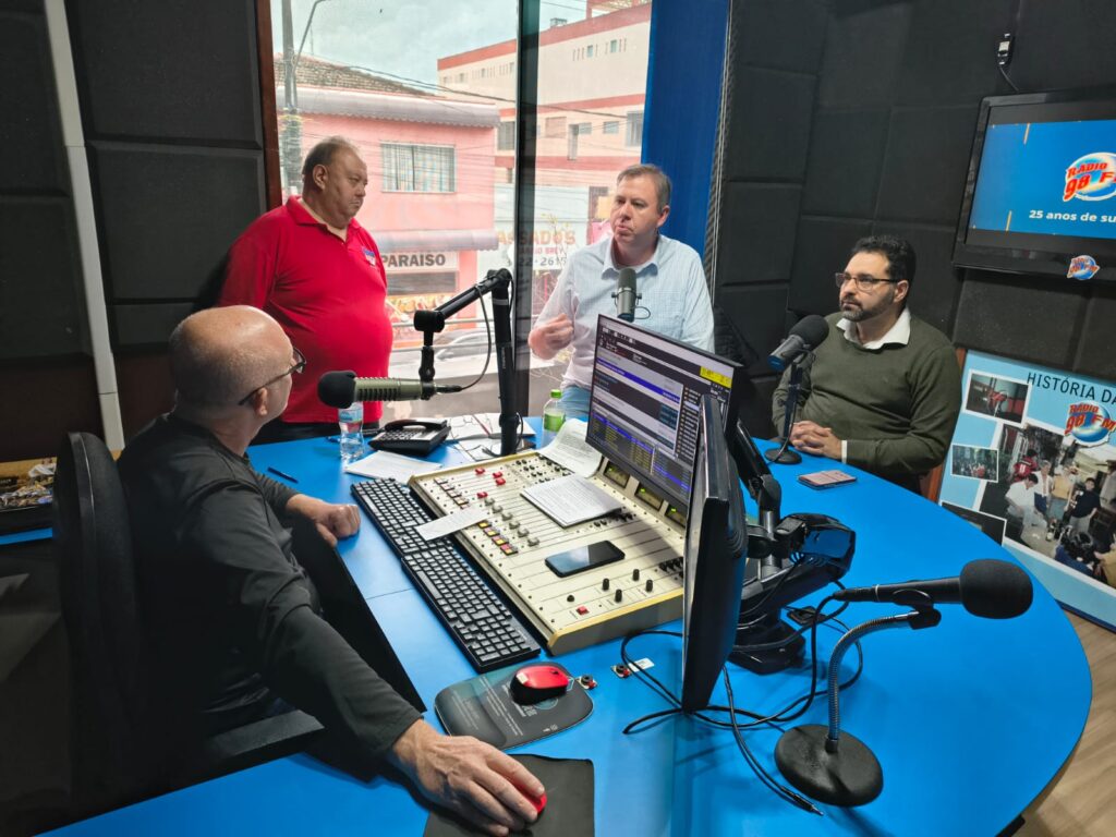 Três Barras: Profissionais da Saúde participam de entrevistas abordando a síndrome gripal Três Barras: Profissionais da Saúde participam de entrevistas abordando a síndrome gripal