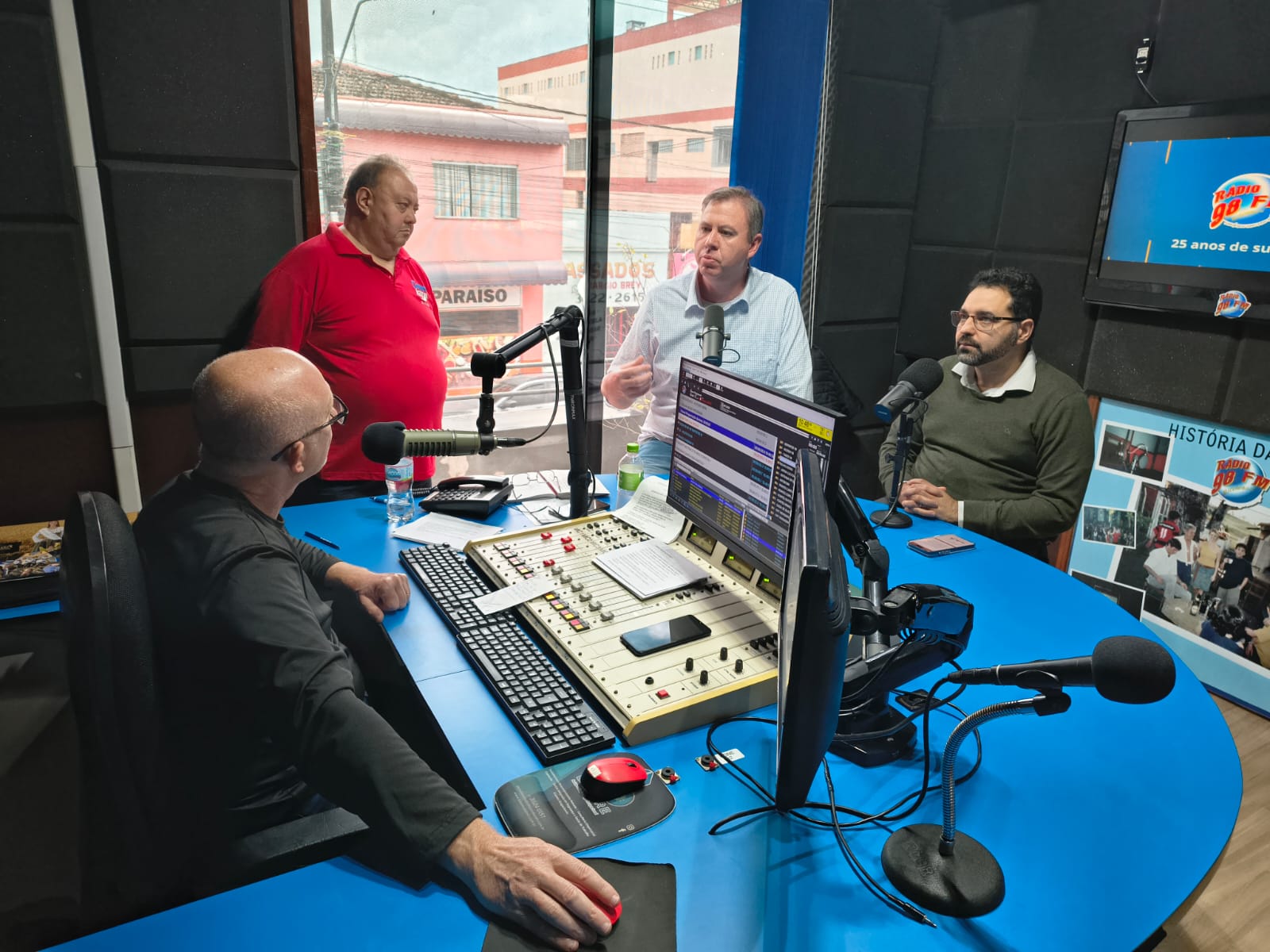 Três Barras: Profissionais da Saúde participam de entrevistas abordando a síndrome gripal Três Barras: Profissionais da Saúde participam de entrevistas abordando a síndrome gripal