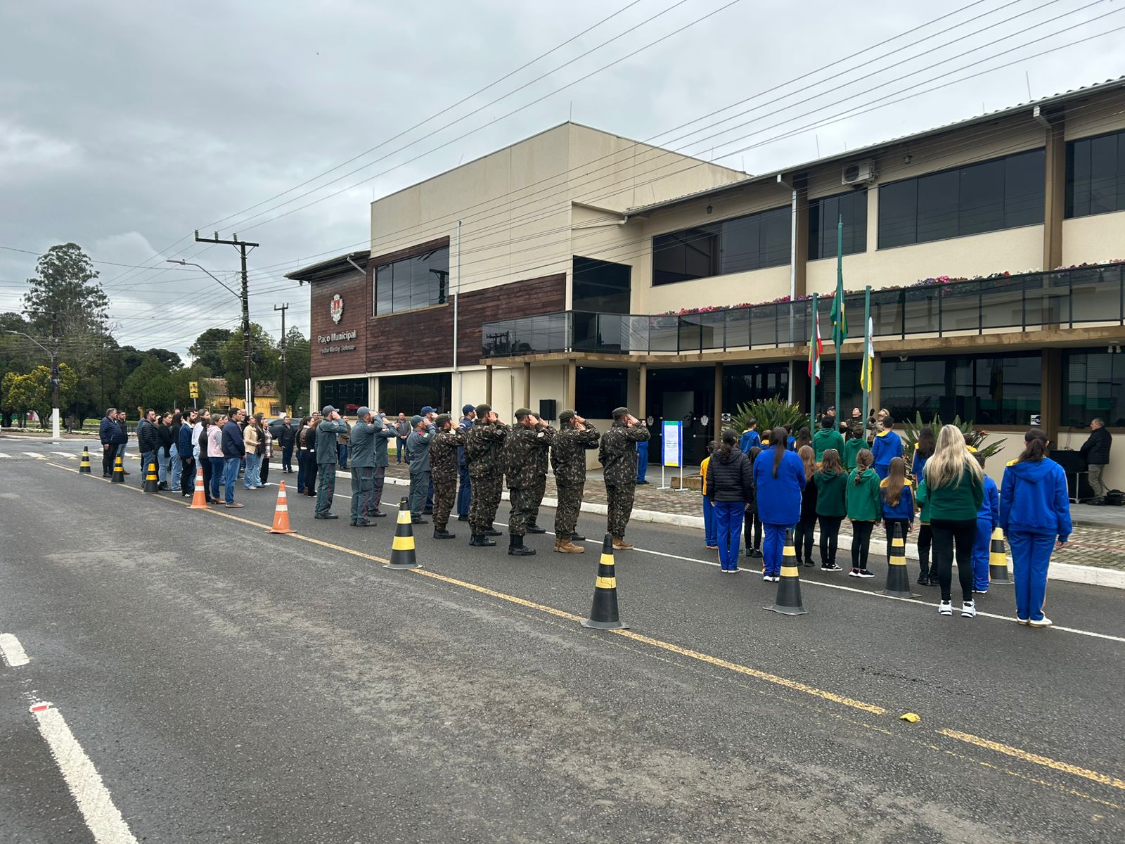 Patriotismo e inclusão abrem as homenagens de Setembro em Três Barras Patriotismo e inclusão abrem as homenagens de Setembro em Três Barras