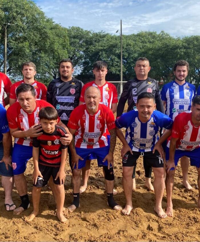 Três Barras define finalistas do Municipal de Futebol de Areia; vôlei misto também agita o domingo