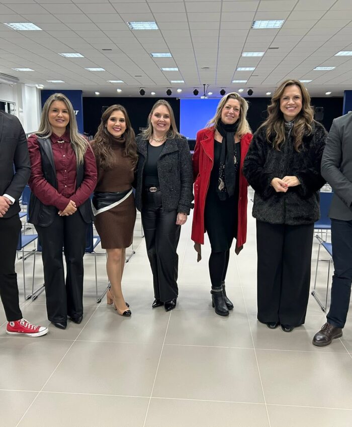 Três Barras realiza a entrega de 36 certificados de REURB durante solenidade