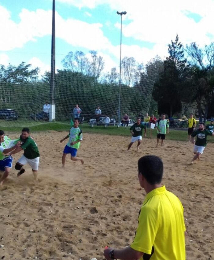 Artilheiros marcam 41 gols pela rodada do campeonato de futebol de areia em Três Barras