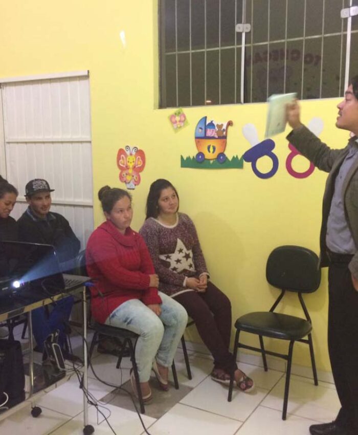 Atividade de atenção básica à saúde reúne cerca de 30 pessoas no Posto Amarelo