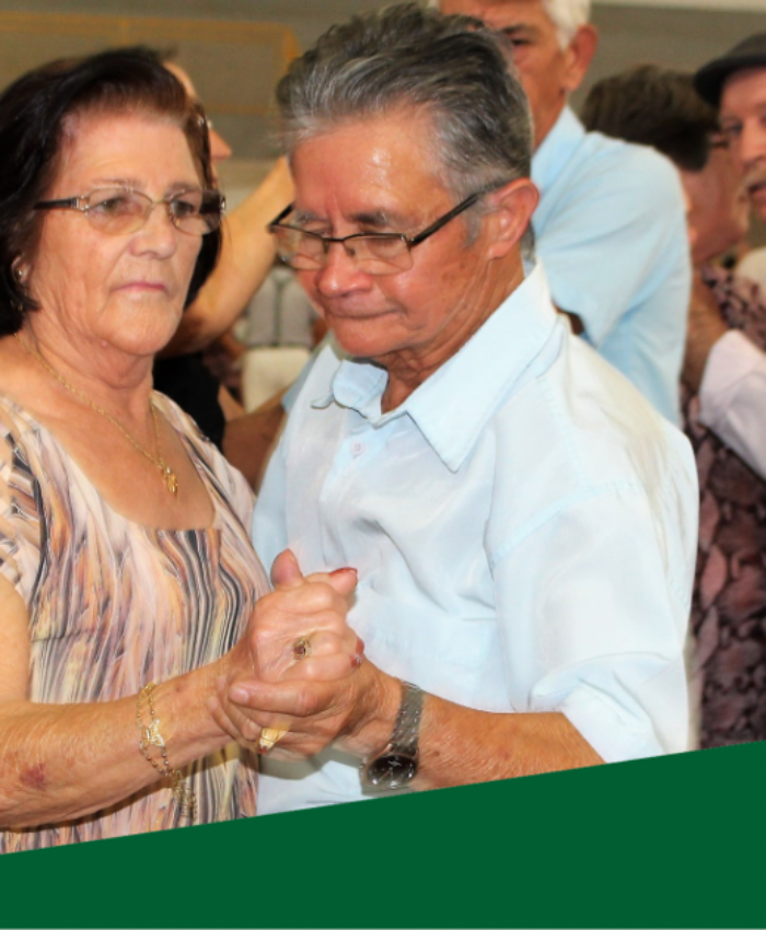 Baile da Melhor Idade recebe público de diversas cidades da região
