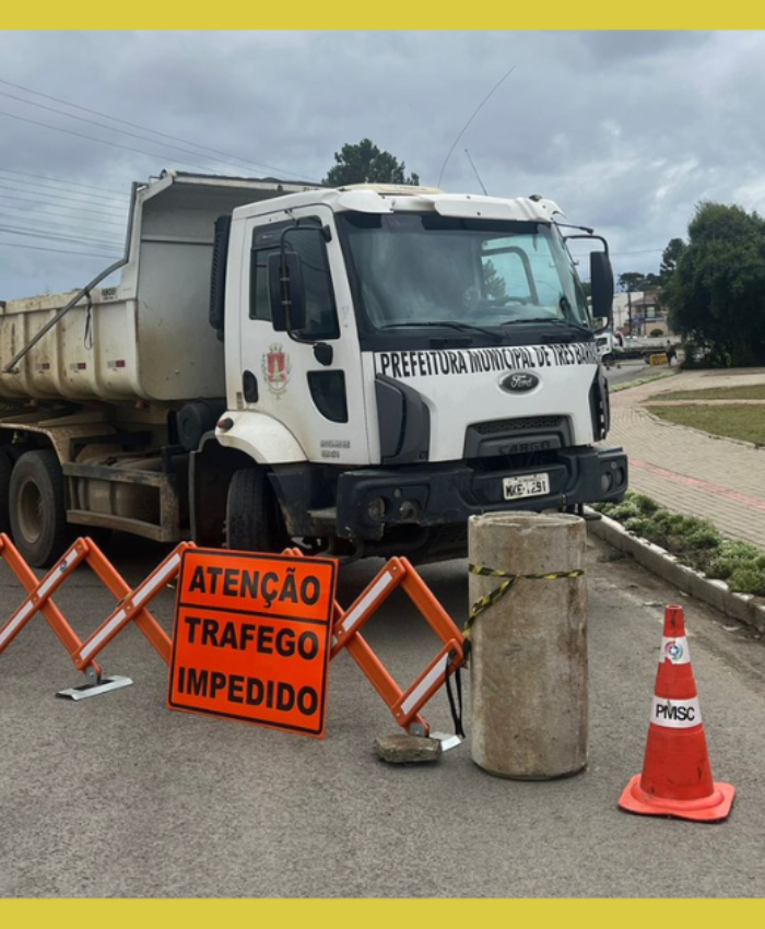 Buraco em cabeceira de ponte motiva a interdição de trecho da Avenida Rigesa em Três Barras