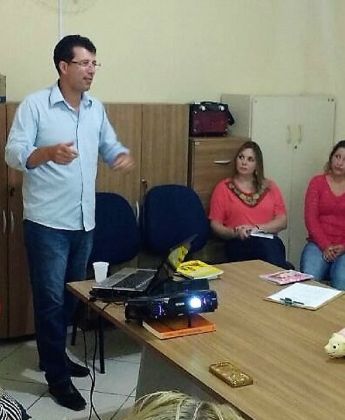 Capacitação reúne profissionais de assistência social e do serviço de acolhimento