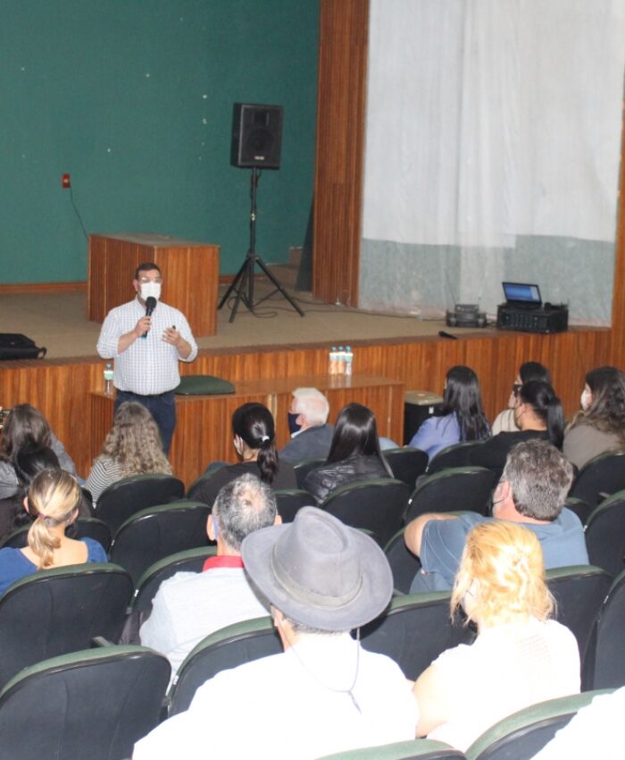 COMERCIALIZAÇÃO DE PRODUTOS DA AGRICULTURA FAMILIAR PAUTOU REUNIÃO PROMOVIDA PELO SEBRAE EM TRÊS BARRAS
