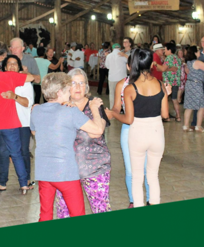 Confraternização entre grupo e idosos do São Cristóvão encerra festividades da Melhor Idade