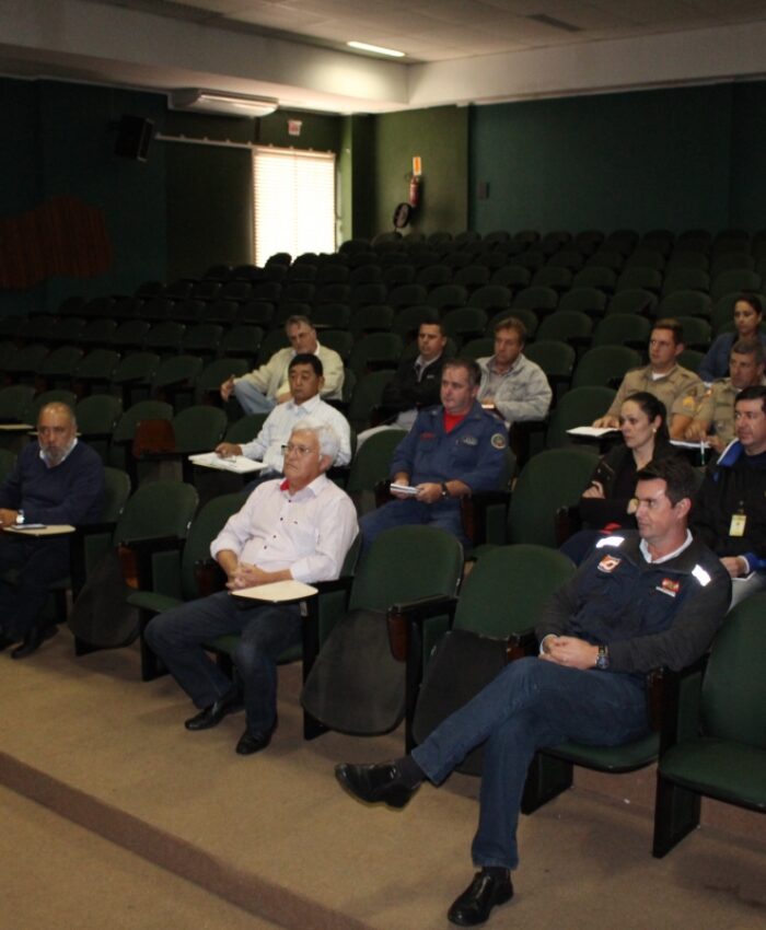 Defesa Civil resolve manter famílias ribeirinhas em suas casas em Três Barras