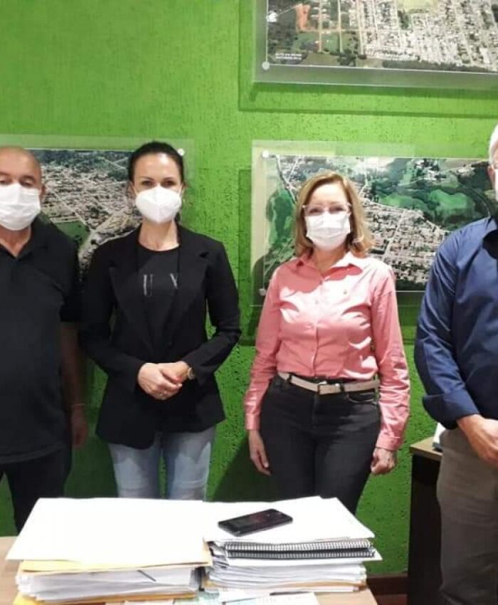 DEPUTADA FEDERAL NORMA PEREIRA VISITA PREFEITO E VICE-PREFEITA DE TRÊS BARRAS NA TARDE DE SEGUNDA-FEIRA