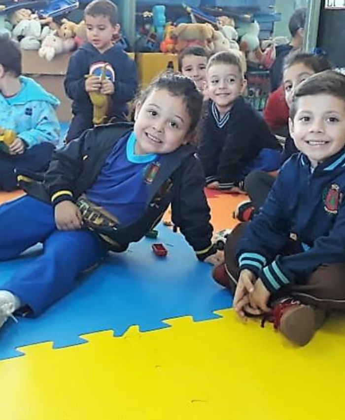 Dez Centros Municipais de Educação Infantil recebem tapetes de E.V.A