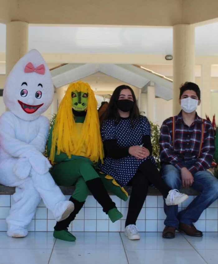 EDUCAÇÃO E SAÚDE DESENVOLVEM PEÇA TEATRAL SOBRE A COVID-19 EM TRÊS BARRAS