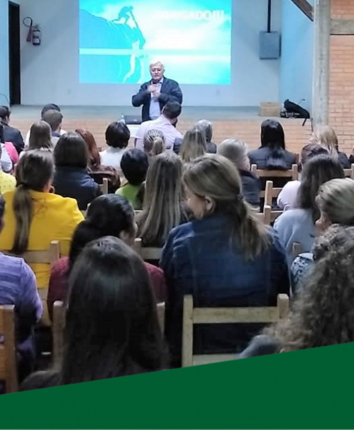 Em evento, Shimoguiri anuncia medidas favoráveis aos profissionais da Educação