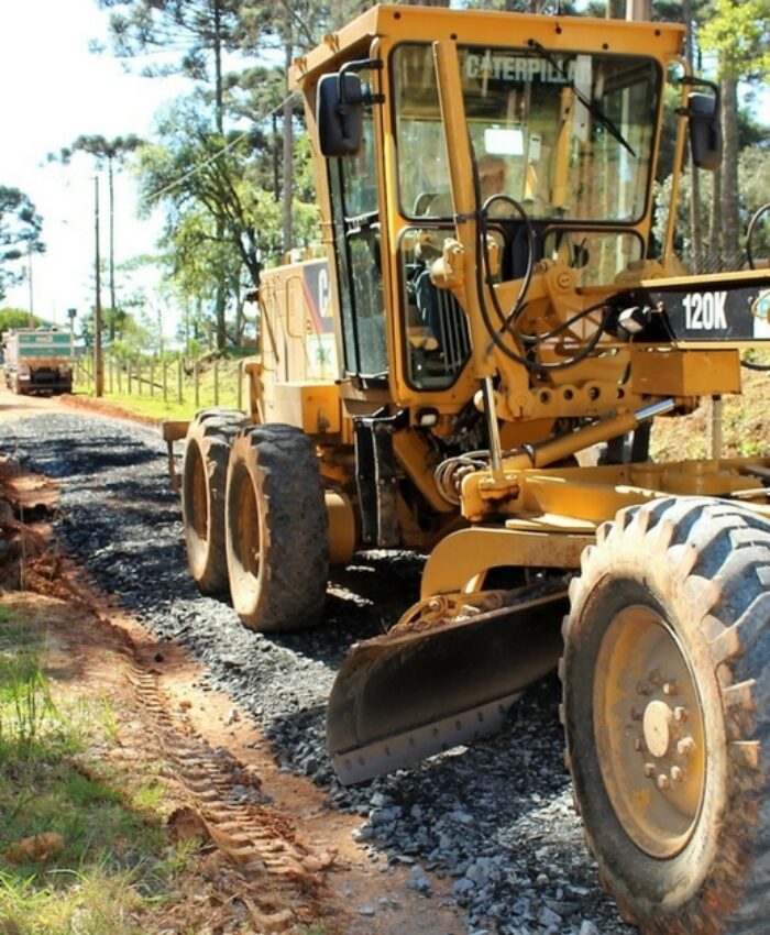 Estrada na Colônia Tigre recebe melhorias
