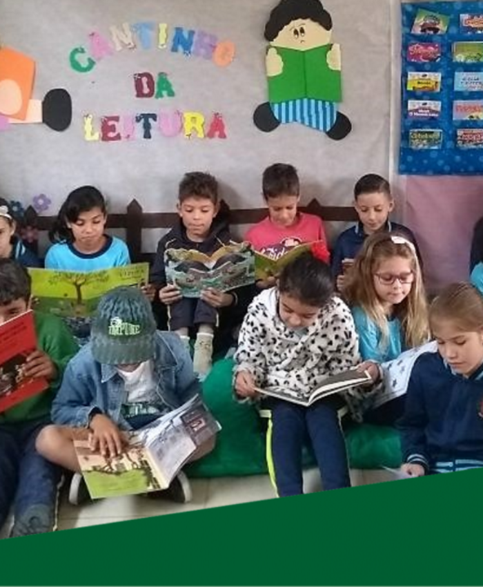 Extensão II incentiva a leitura com projetos na escola e junto às famílias dos alunos