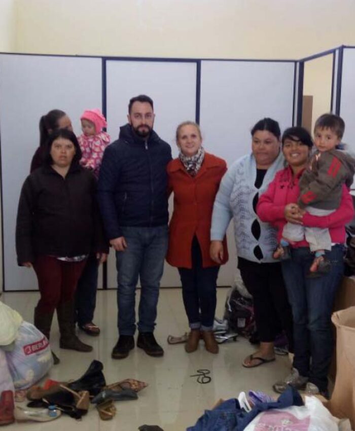 Famílias carentes começam a receber donativos em Três Barras