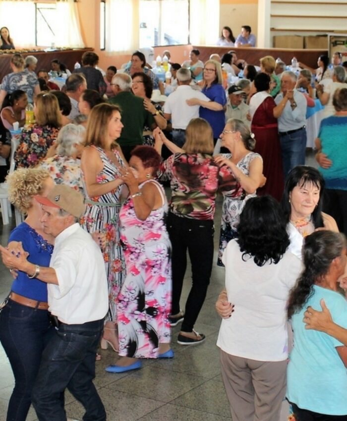 Festividades da Melhor Idade reúnem mais de 800 participantes