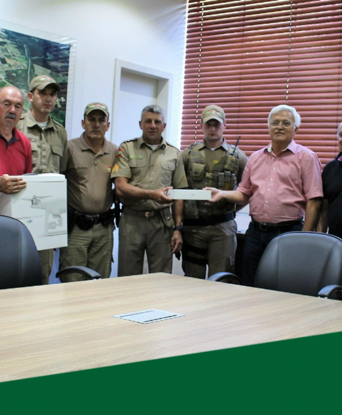 Governo de Três Barras faz a entrega de drone à Polícia Militar