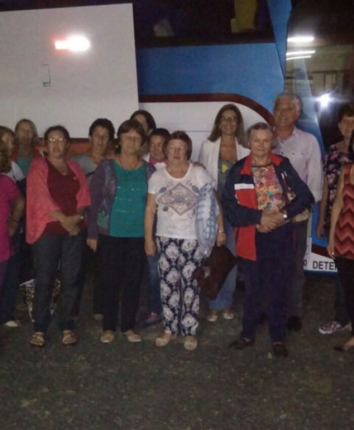 Grupos da Melhor Idade realizam viagem ao litoral catarinense