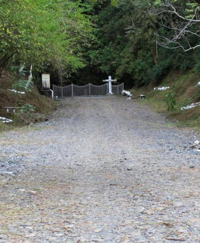 Gruta Santa Emídia está pronta para receber fiéis na Sexta-Feira Santa