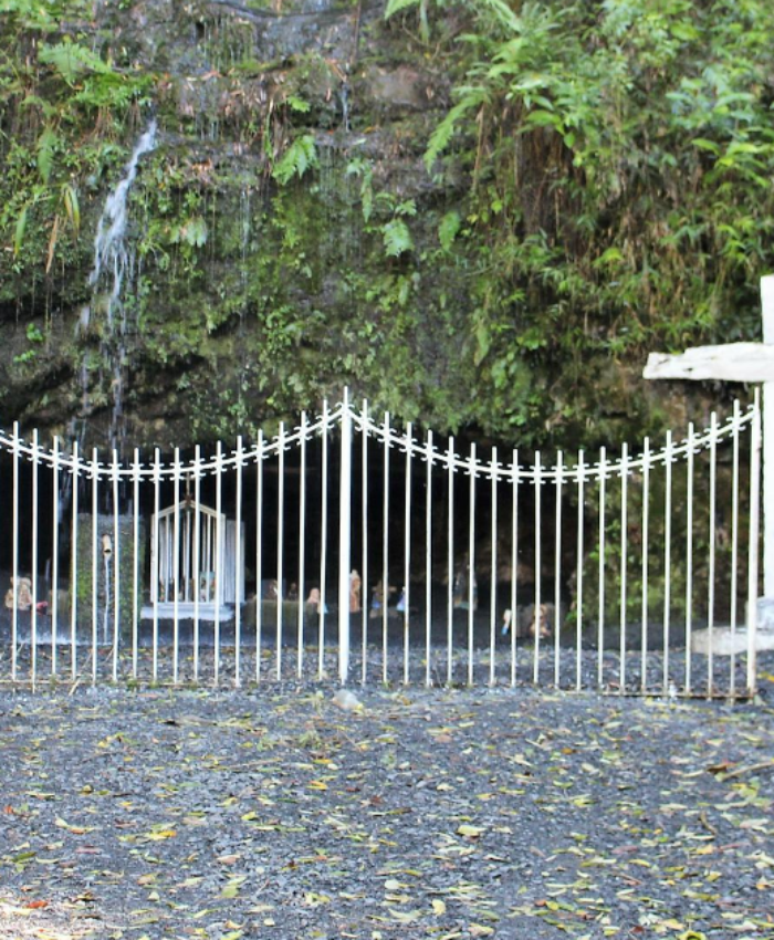 Gruta Santa Emídia está pronta para receber os fiéis na Sexta-Feira Santa