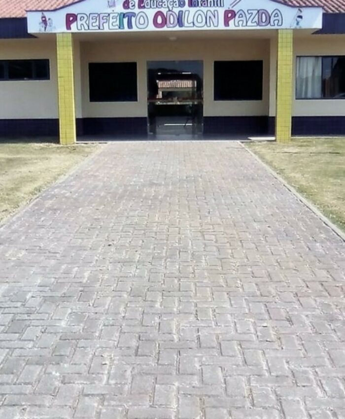 Intendência realiza serviços em áreas externas de unidades de ensino do São Cristóvão