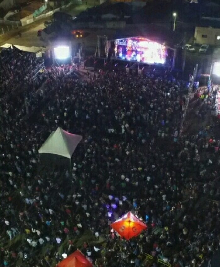 Mais de 10 mil pessoas acompanham o show de César Menotti & Fabiano