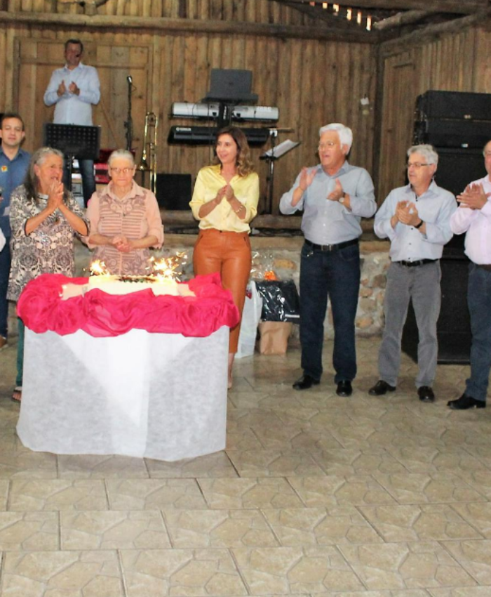 Melhor Idade: Festa reúne grupos da sede do município e interior