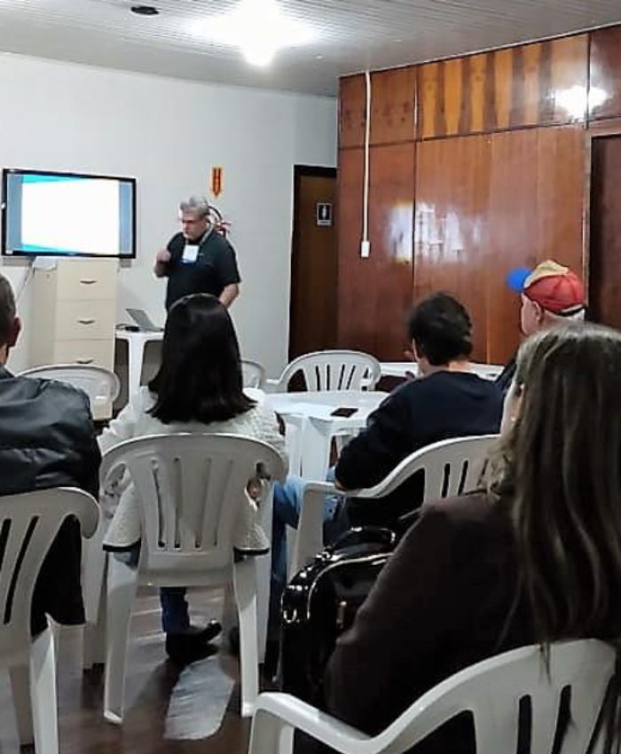 Microempreendedores, empresários e comunidade participam de palestra sobre Educação Financeira