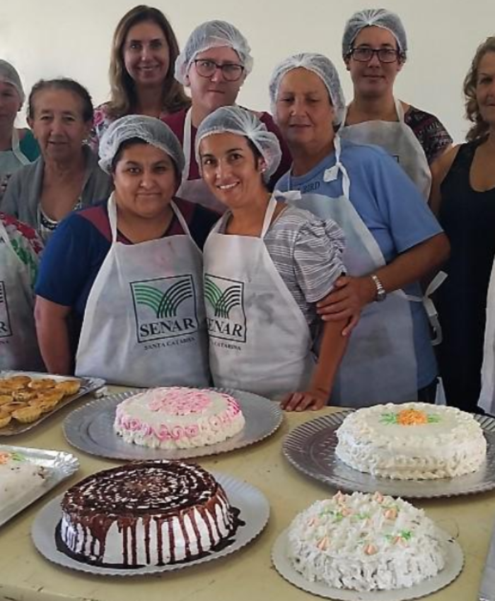 Mulheres da Melhor Idade e Clube de Mães participam de Curso de Culinária