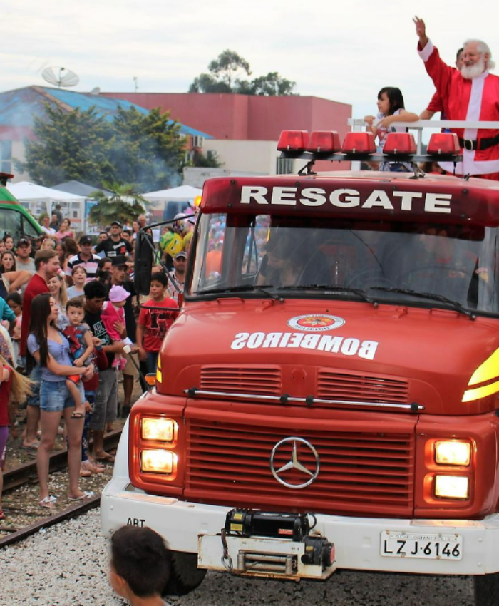 Natal Luz no centro recebe mais de 4 mil pessoas e distribui 2,7 mil presentes às crianças