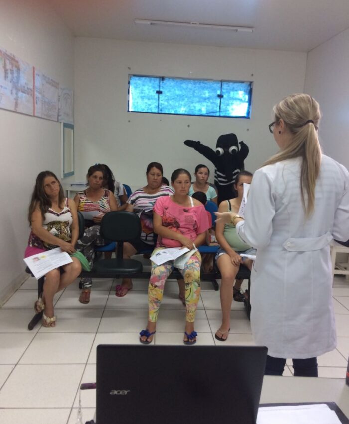 Palestra e entrega de repelentes marcam reunião com gestantes em Três Barras