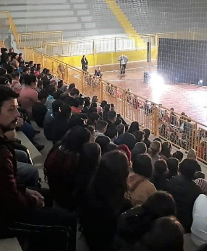 Palestras show incentivam estudantes a denunciar casos de abuso e exploração sexual infantil