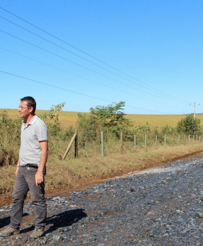Parte da estrada Transfalcônica está sendo recuperada em Três Barras