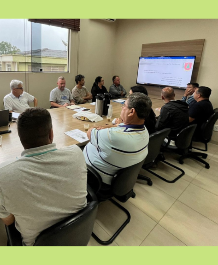 Plano diretor: esboço do novo projeto é apresentado durante reunião com o secretariado em Três Barras