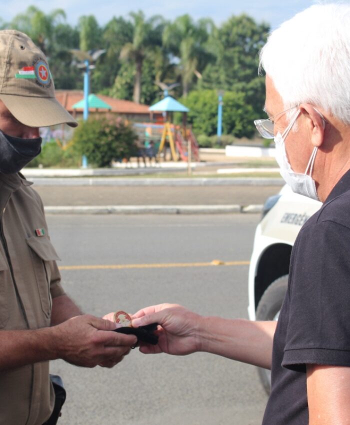 POLÍCIA MILITAR DE TRÊS BARRAS RECEBE DO MUNICÍPIO TRÊS NOVAS VIATURAS