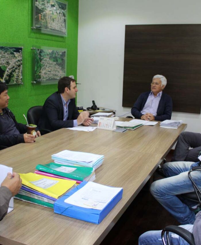 Prefeito solicita recursos de R$ 300 mil durante visita de deputado