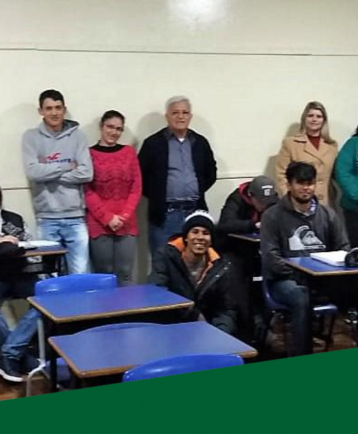 Prefeito visita alunos do Ceja e ouve demandas da comunidade escolar Guita Federmann