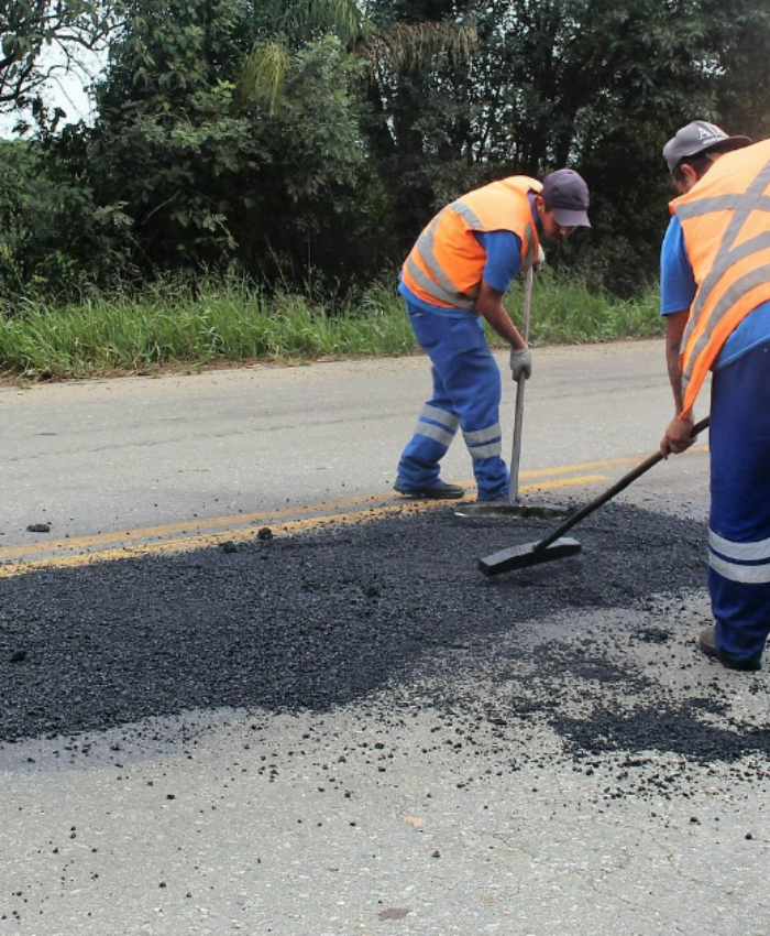 Prefeitura de Três Barras custeia operação tapa buracos na SC-120