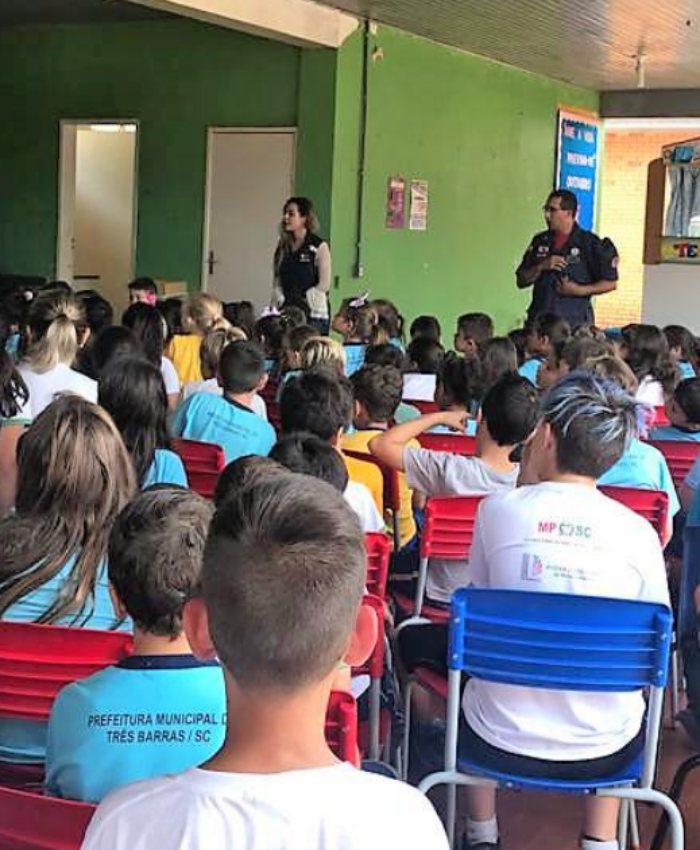 Prevenção a situações emergenciais pauta ações realizadas com estudantes de escolas municipais