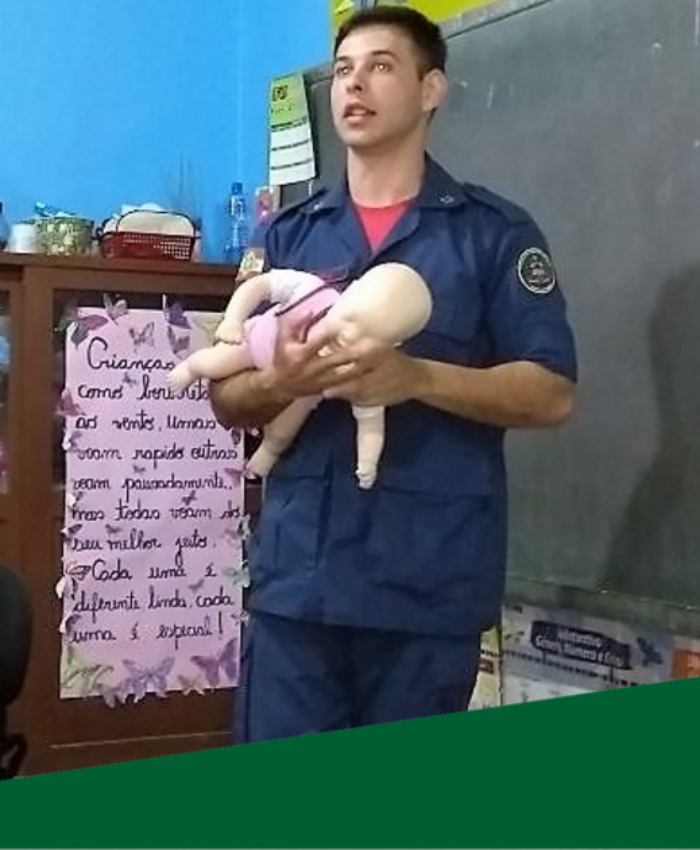 “Primeiros socorros” é tema de palestra com professores e funcionários de escola do interior