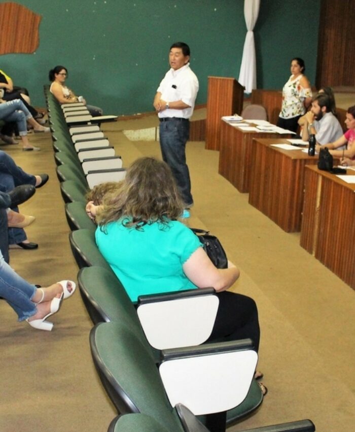 Professores da rede municipal de ensino participam de escolha de vagas